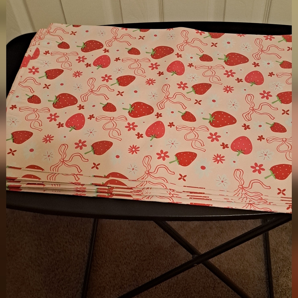 15 ct 14.5×19Strawberry Polymailers